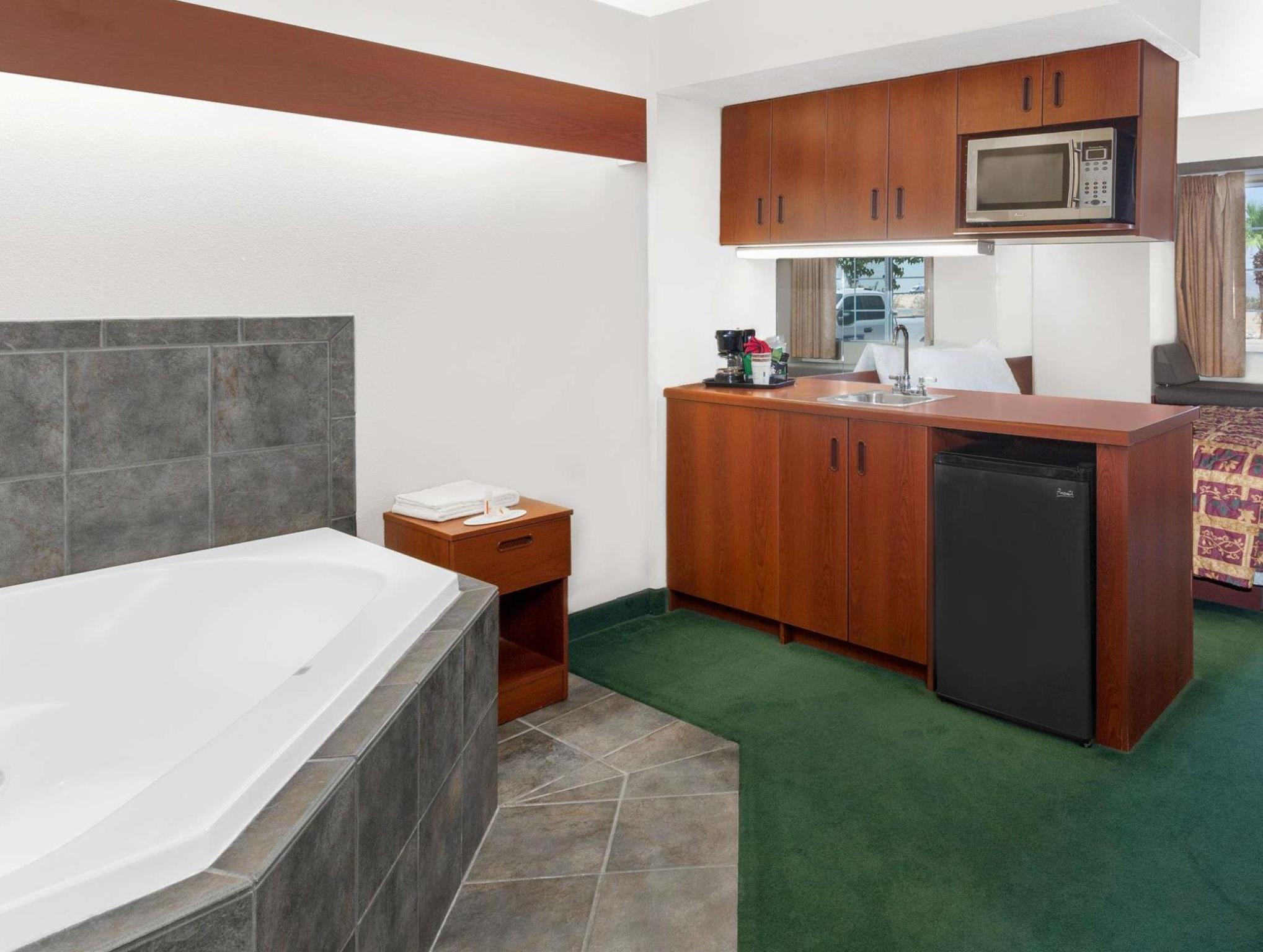 Microtel Inn & Suites By Wyndham Wellton Екстер'єр фото